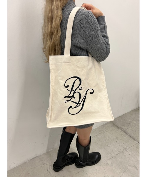 PHILLY（フィリー）の「イニシャルビッグトート（トートバッグ・レディース・ブラック/ホワイト・FREE）」の3枚目の写真