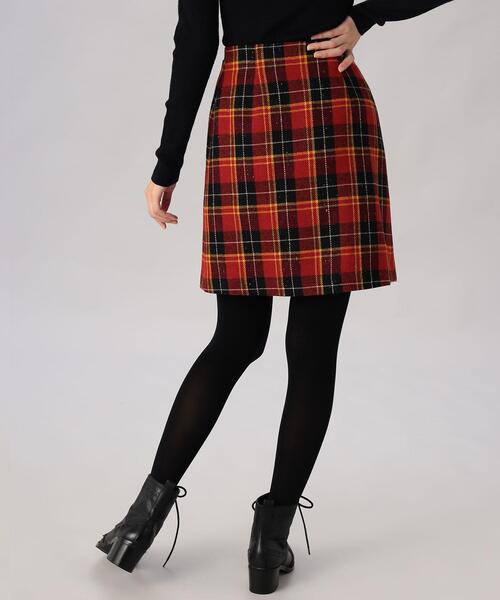 To b. by agnes b.（トゥービーバイアニエスベー）の「WT23 JUPE カラーネップチェックミニスカート（スカート・レディース・レッド・36/38/40）」の2枚目の写真