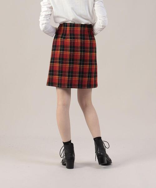 To b. by agnes b.（トゥービーバイアニエスベー）の「WT23 JUPE カラーネップチェックミニスカート（スカート・レディース・レッド・36/38/40）」の9枚目の写真