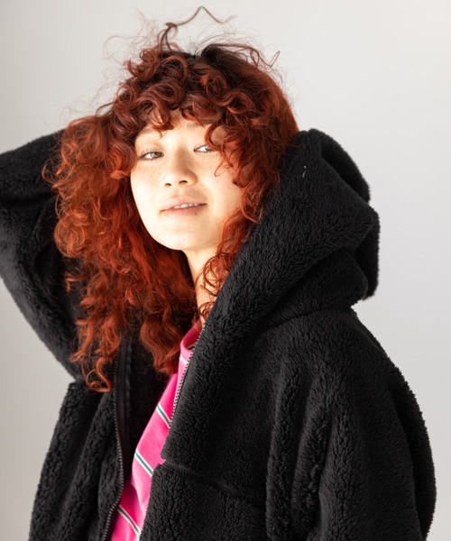 koe（コエ）の「ボアブルゾンパーカー（ブルゾン・レディース・オフホワイト/ブラック/ベージュ/グリーン・FREE）」の2枚目の写真