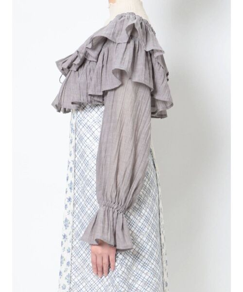 merry jenny（メリージェニー）の「モアショートラッフルブラウス（シャツ/ブラウス・レディース・オフホワイト/チャコールグレー・FREE）」の16枚目の写真