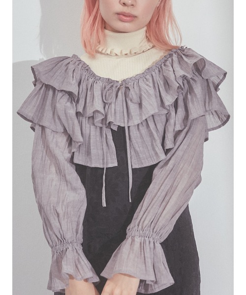 merry jenny（メリージェニー）の「モアショートラッフルブラウス（シャツ/ブラウス・レディース・オフホワイト/チャコールグレー・FREE）」の2枚目の写真