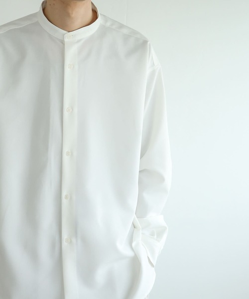 SENSE OF PLACE by URBAN RESEARCH（センスオブプレイスバイアーバンリサーチ）の「『セットアップ対応』 バンドカラールーズシャツ（シャツ/ブラウス・メンズ・ホワイト/ブラック/カーキ/ブルー・MEDIUM/LARGE）」の7枚目の写真