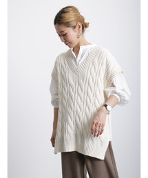 ケーブルニットベスト