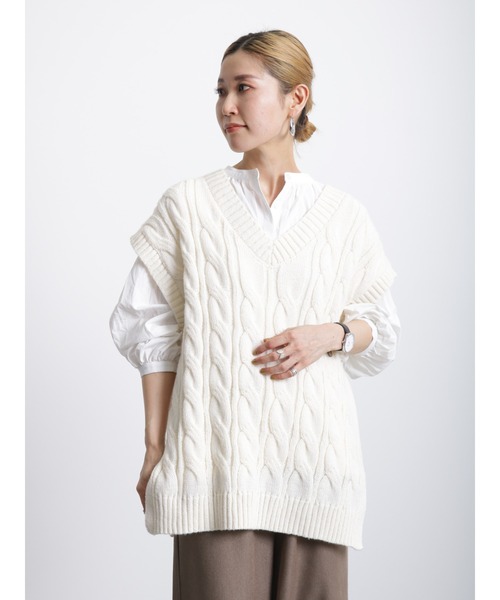 Samansa Mos2 blue（サマンサモスモスブルー）の「ケーブルニットベスト（ニット/セーター・レディース・グレー/チャコール/キナリ・ﾌﾘ-）」の15枚目の写真