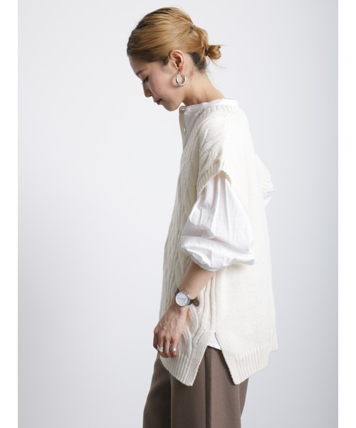 Samansa Mos2 blue（サマンサモスモスブルー）の「ケーブルニットベスト（ニット/セーター・レディース・グレー/チャコール/キナリ・ﾌﾘ-）」の17枚目の写真