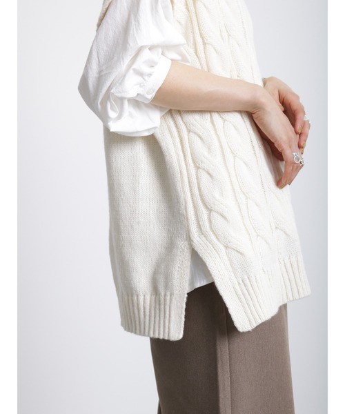 Samansa Mos2 blue（サマンサモスモスブルー）の「ケーブルニットベスト（ニット/セーター・レディース・グレー/チャコール/キナリ・ﾌﾘ-）」の22枚目の写真