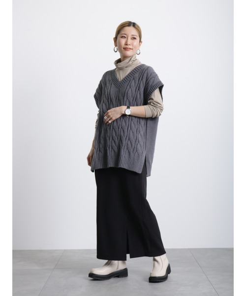 Samansa Mos2 blue（サマンサモスモスブルー）の「ケーブルニットベスト（ニット/セーター・レディース・グレー/チャコール/キナリ・ﾌﾘ-）」の6枚目の写真