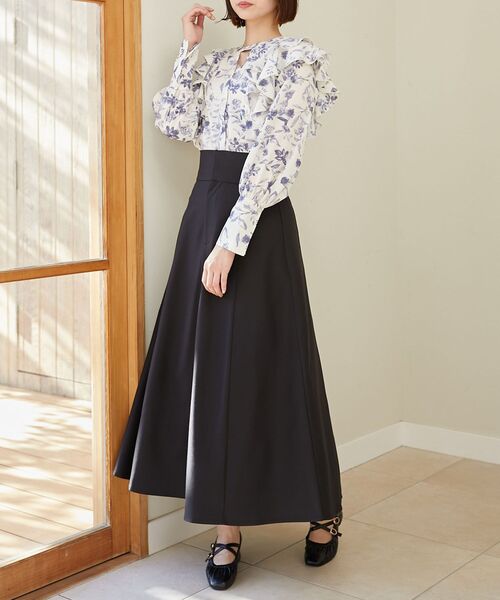 MAJESTIC LEGON（マジェスティックレゴン）の「レディフリルブラウス（シャツ/ブラウス・レディース・ブルー系その他2/グレイッシュベージュ/オフホワイト/グレー系その他・MEDIUM）」の6枚目の写真