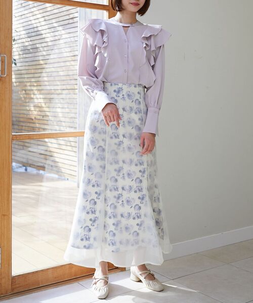 MAJESTIC LEGON（マジェスティックレゴン）の「レディフリルブラウス（シャツ/ブラウス・レディース・ブルー系その他2/グレイッシュベージュ/オフホワイト/グレー系その他・MEDIUM）」の15枚目の写真