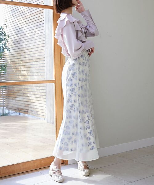 MAJESTIC LEGON（マジェスティックレゴン）の「レディフリルブラウス（シャツ/ブラウス・レディース・ブルー系その他2/グレイッシュベージュ/オフホワイト/グレー系その他・MEDIUM）」の17枚目の写真