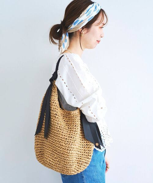 le.coeur blanc（ルクールブラン）の「グログランテープペーパーバッグ（トートバッグ・レディース・ブラック/グレイッシュベージュ・FREE）」の4枚目の写真