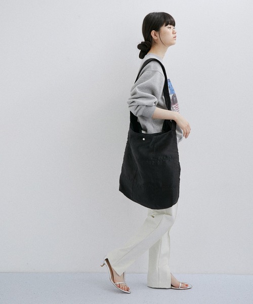 ADAM ET ROPE'（アダムエロペ）の「【A4対応】ワンショルダーシアーバッグ（トートバッグ・レディース・ブラック/ピンク・FREE）」の9枚目の写真