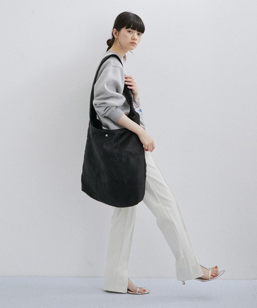 ADAM ET ROPE'（アダムエロペ）の「【A4対応】ワンショルダーシアーバッグ（トートバッグ・レディース・ブラック/ピンク・FREE）」の3枚目の写真