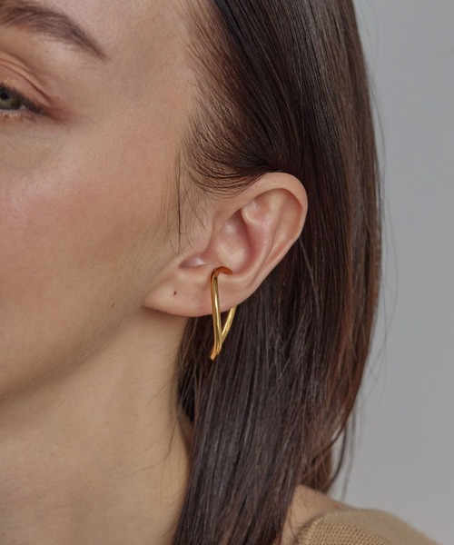 PAS TIERRA（パティエラ）の「【Lien】SVオーバルミディアムハーフカフ（イヤーカフ・レディース・イエローゴールド・FREE）」の4枚目の写真