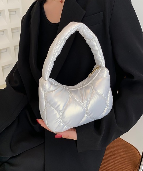 yuue' ( wear )(ユーイ)の「光沢キルティング ハンドバッグ(ハンドバッグ・レディース・グリーン/ホワイト/ブラック・FREE)」の3枚目の写真