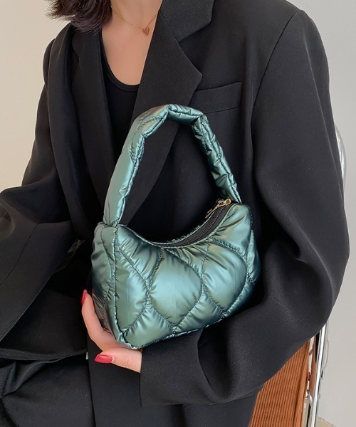 yuue' ( wear )(ユーイ)の「光沢キルティング ハンドバッグ(ハンドバッグ・レディース・グリーン/ホワイト/ブラック・FREE)」の7枚目の写真
