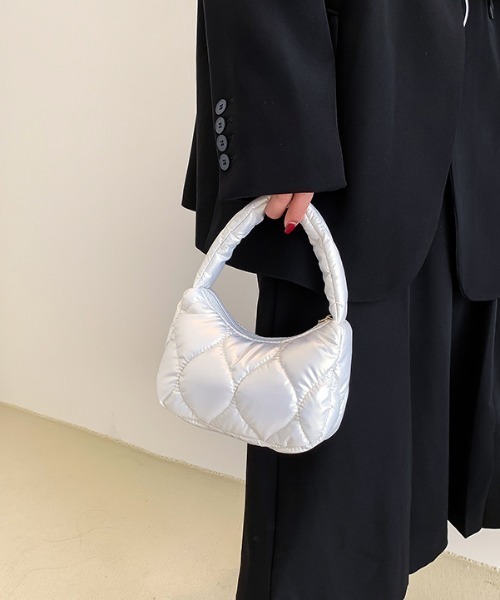 yuue' ( wear )(ユーイ)の「光沢キルティング ハンドバッグ(ハンドバッグ・レディース・グリーン/ホワイト/ブラック・FREE)」の17枚目の写真
