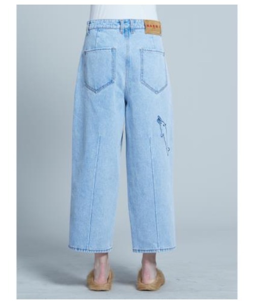 MARNI（マルニ）の「ライトブルー デニム製ルーズパンツ 刺しゅう入り 