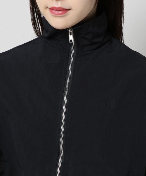 ALAND(エーランド)の「3.3 Field Trip/ウィンドブレーカー 2196695(ナイロンジャケット・レディース・ライトベージュ/ブラック・FREE)」の13枚目の写真