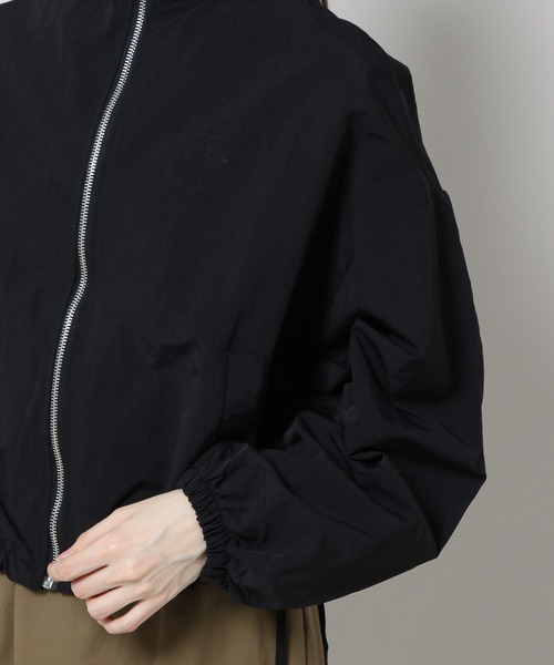 ALAND(エーランド)の「3.3 Field Trip/ウィンドブレーカー 2196695(ナイロンジャケット・レディース・ライトベージュ/ブラック・FREE)」の15枚目の写真