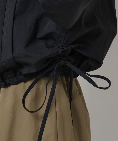 ALAND(エーランド)の「3.3 Field Trip/ウィンドブレーカー 2196695(ナイロンジャケット・レディース・ライトベージュ/ブラック・FREE)」の18枚目の写真