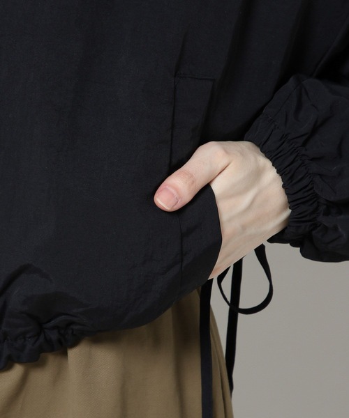 ALAND(エーランド)の「3.3 Field Trip/ウィンドブレーカー 2196695(ナイロンジャケット・レディース・ライトベージュ/ブラック・FREE)」の16枚目の写真