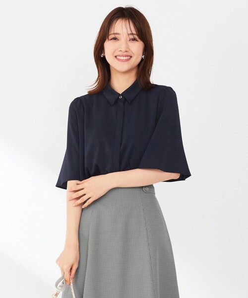 ANY SIS(エニィスィス)の「【洗える】トロミシャツカラー ブラウス(シャツ/ブラウス・レディース・アイボリー系/ネイビー系・2)」の2枚目の写真