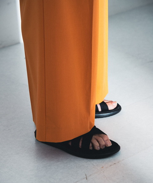 SENSE OF PLACE by URBAN RESEARCH（センスオブプレイスバイアーバンリサーチ）の「『わたべ×SOP』ダブルタックフレアワイドスラックス（スラックス・メンズ・ブラック/グレー/オレンジ・MEDIUM/LARGE）」の7枚目の写真