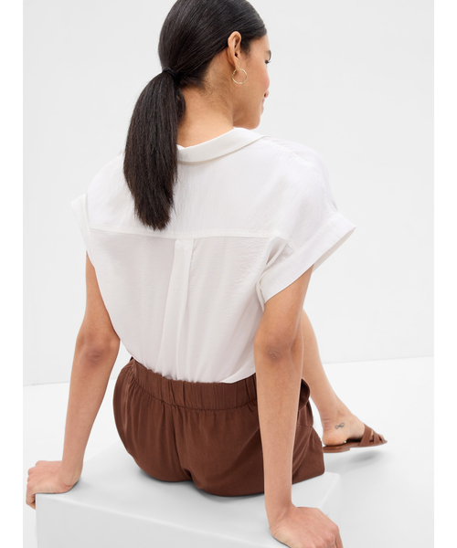 GAP（ギャップ）の「ユーティリティシャツ（シャツ/ブラウス・レディース・ブラウン/ブラック/ホワイト/グリーン・L/XS/S/M/XXS）」の6枚目の写真