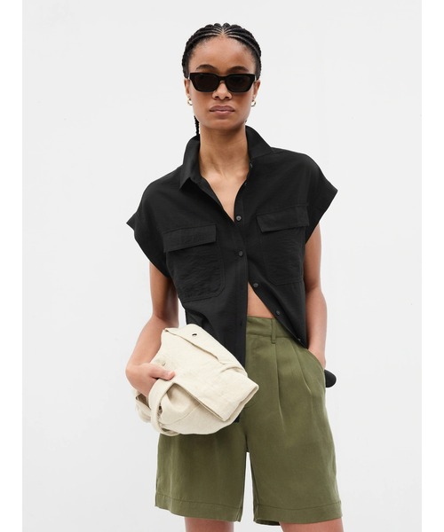 GAP（ギャップ）の「ユーティリティシャツ（シャツ/ブラウス・レディース・ブラウン/ブラック/ホワイト/グリーン・L/XS/S/M/XXS）」の3枚目の写真