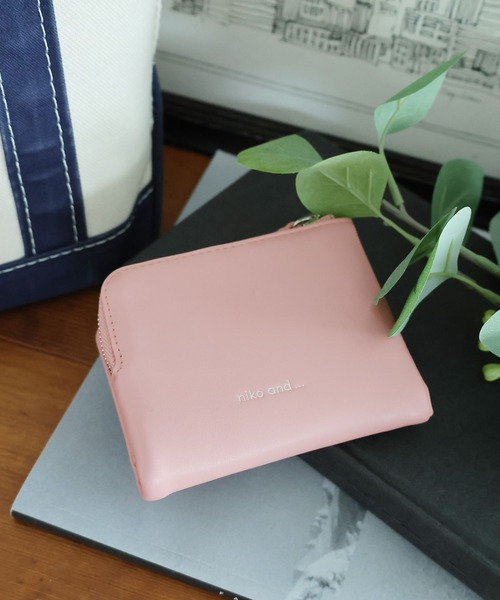 niko and...（ニコアンド）の「オリジナル二つ折りL字財布（財布・レディース・ブラック/ピンク/グリーン/オレンジ/イエロー/グレー/その他3/その他4/レッド/シルバー/マルチ/レオパード/グリーン系その他/ブラック系その他/ダークブラウン・0）」の8枚目の写真