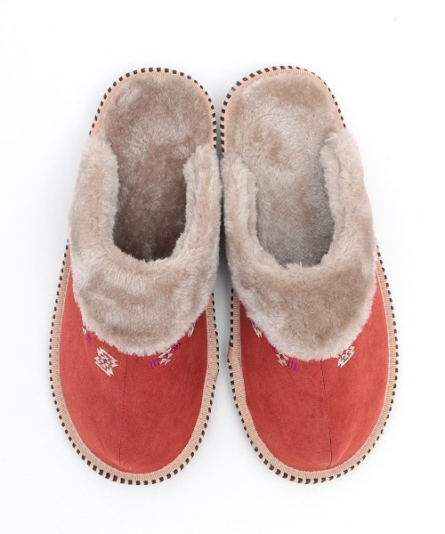 チチカカ（チチカカ）の「ネイティブ刺繍ムートンスリッポン（スリッポン・レディース・オレンジ/カーキ/ブラック・MEDIUM/LARGE）」の16枚目の写真