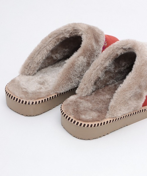 チチカカ（チチカカ）の「ネイティブ刺繍ムートンスリッポン（スリッポン・レディース・オレンジ/カーキ/ブラック・MEDIUM/LARGE）」の17枚目の写真