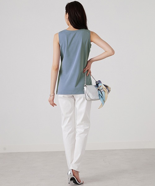 BELLUNA（ベルーナ）の「汗ジミ対策！美人顔タンクトップ（タンクトップ・レディース・ブラック/ブルーグレー/オフホワイト・MEDIUM/X-LARGE/LARGE）」の10枚目の写真