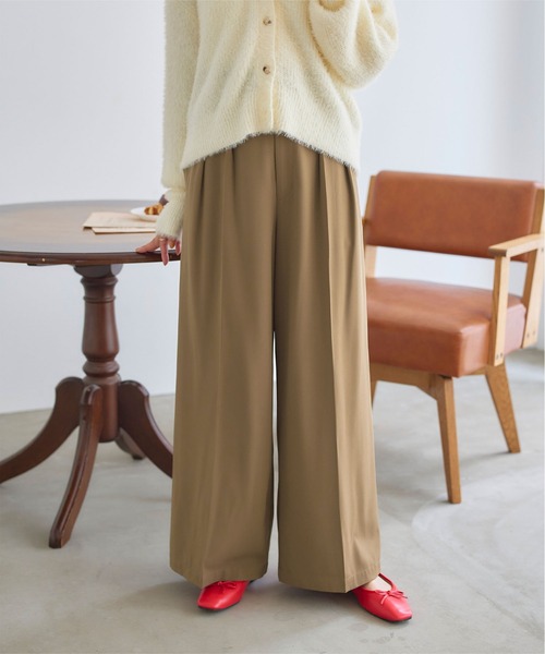 titivate(ティティベイト)の「ハイウエストタックワイドパンツ(その他パンツ・レディース・カーキ/グリーン/オリーブ/イエロー/ブラック・M/S/L/XS)」の3枚目の写真