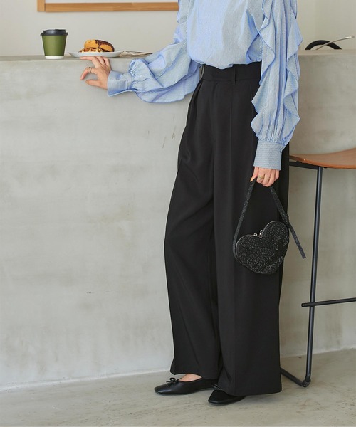 titivate(ティティベイト)の「ハイウエストタックワイドパンツ(その他パンツ・レディース・カーキ/グリーン/オリーブ/イエロー/ブラック・M/S/L/XS)」の2枚目の写真