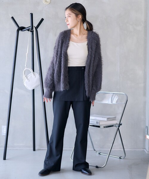 PUBLUX（パブリュクス）の「PUBLUX/パブリュクス フェザーヤーンVネックカーディガン　限定展開（カーディガン/ボレロ・レディース・チャコールグレー/ナチュラル/サックスブルー・ﾌﾘ-）」の10枚目の写真