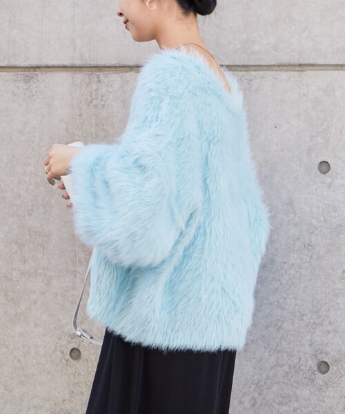 PUBLUX（パブリュクス）の「PUBLUX/パブリュクス フェザーヤーンVネックカーディガン　限定展開（カーディガン/ボレロ・レディース・チャコールグレー/ナチュラル/サックスブルー・ﾌﾘ-）」の15枚目の写真