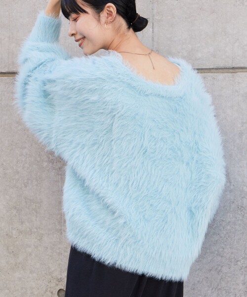 PUBLUX（パブリュクス）の「PUBLUX/パブリュクス フェザーヤーンVネックカーディガン　限定展開（カーディガン/ボレロ・レディース・チャコールグレー/ナチュラル/サックスブルー・ﾌﾘ-）」の16枚目の写真