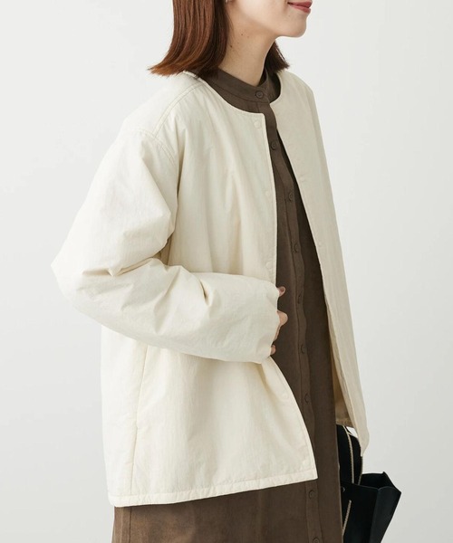 Green　Parks（グリーンパークス）の「ライト中わたノーカラーブルゾン（ブルゾン・レディース・ホワイト系その他2/カーキ/ブラック/ベージュ・FREE）」の2枚目の写真