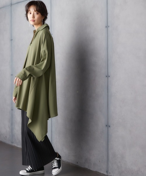 Soiunique（スワユニーク）の「裾変形ゆったりスキッパーチュニック ［Soiunique］（シャツ/ブラウス・レディース・アイボリー/カーキ/ブラック・FREE）」の4枚目の写真