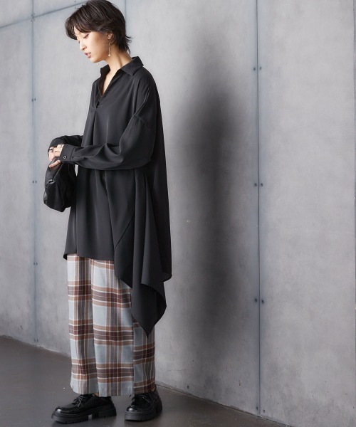 Soiunique（スワユニーク）の「裾変形ゆったりスキッパーチュニック ［Soiunique］（シャツ/ブラウス・レディース・アイボリー/カーキ/ブラック・FREE）」の18枚目の写真