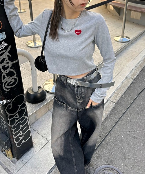 WHO'S WHO gallery（フーズフーギャラリー）の「【SLOPPY/スロッピー】SLOPPYハートワッペンピグメントトップス（Tシャツ/カットソー・レディース・カーキ/ブルー/ブラウン/グレー/チャコールグレー/ライトグレー/オフホワイト/グレー系その他・FREE）」の5枚目の写真