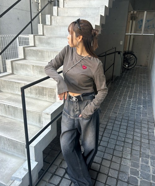 WHO'S WHO gallery（フーズフーギャラリー）の「【SLOPPY/スロッピー】SLOPPYハートワッペンピグメントトップス（Tシャツ/カットソー・レディース・カーキ/ブルー/ブラウン/グレー/チャコールグレー/ライトグレー/オフホワイト/グレー系その他・FREE）」の6枚目の写真