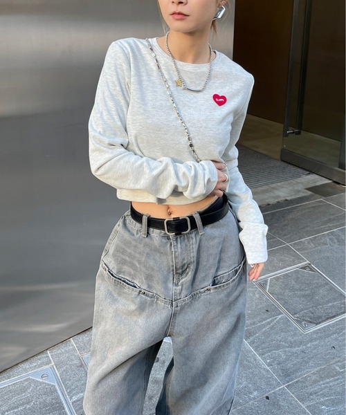 WHO'S WHO gallery（フーズフーギャラリー）の「【SLOPPY/スロッピー】SLOPPYハートワッペンピグメントトップス（Tシャツ/カットソー・レディース・カーキ/ブルー/ブラウン/グレー/チャコールグレー/ライトグレー/オフホワイト/グレー系その他・FREE）」の3枚目の写真