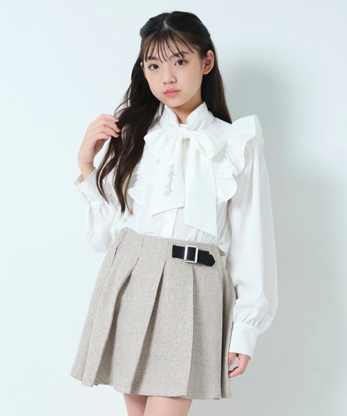 by LOVEiT(バイラビット)の「フリルボウタイブラウス(シャツ/ブラウス・キッズ・オフホワイト・160cm/130cm/120cm/140cm/150cm)」の1枚目の写真