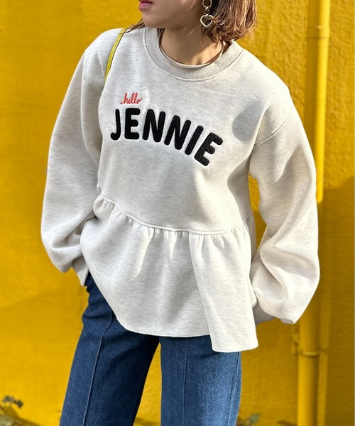 mi via loca(ミヴィアロカ)の「サガラ刺繍ロゴ ボリュームスリーブ ペプラムトップス(スウェット・レディース・チャコールグレー/ブラック/オートミール・FREE)」の11枚目の写真