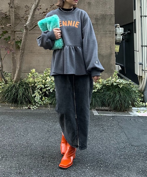 Bic upNIKE 刺繍ロゴ セットアップ 希少カラー 上下セット セール】サガラ刺繍ロゴ ボリュームスリーブ ペプラムトップス