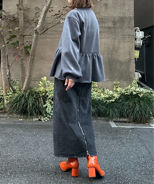 セール】サガラ刺繍ロゴ ボリュームスリーブ ペプラムトップス